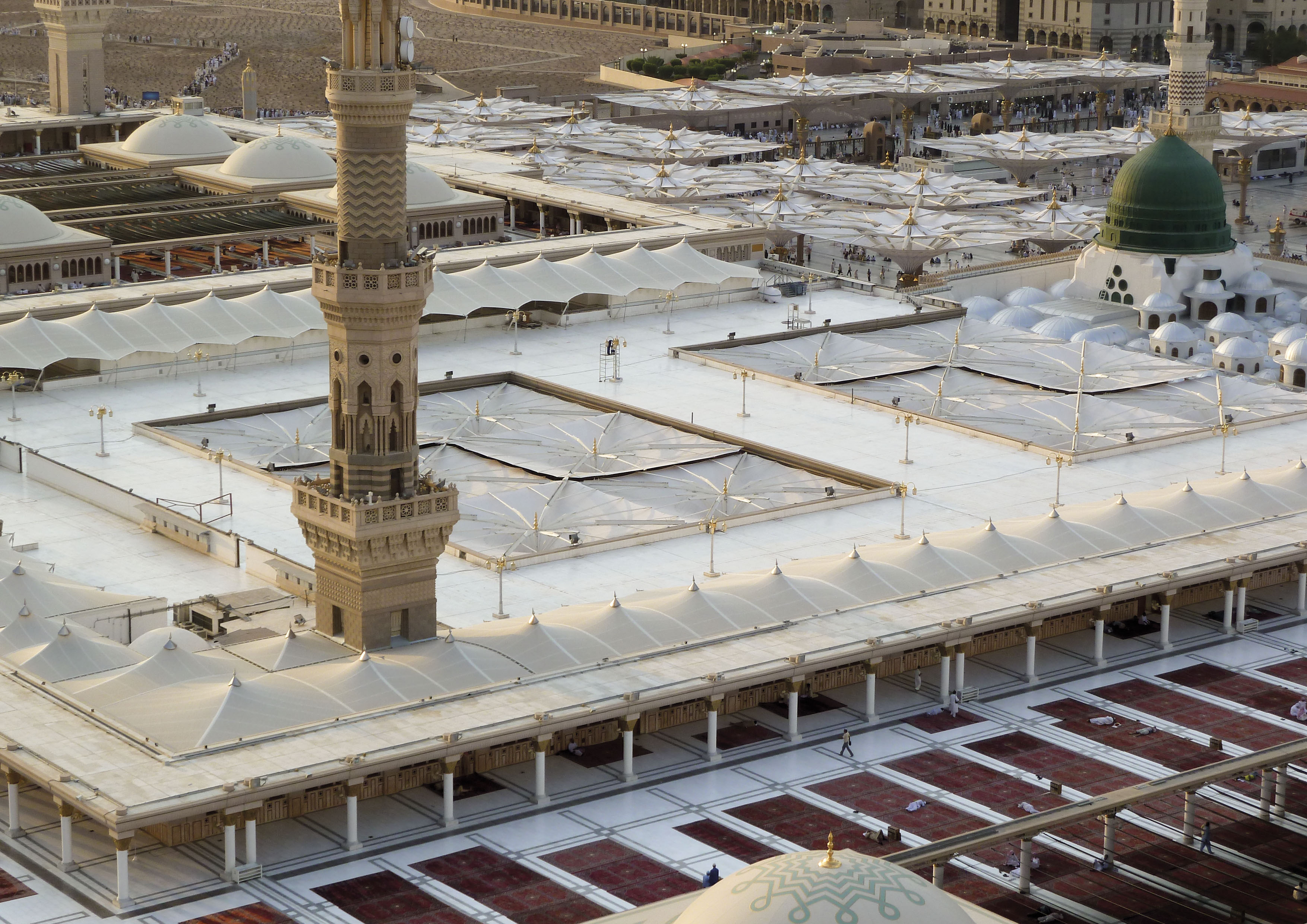 مشروع المظلات في فناء المسجد النبوي الشريف والساحات المحيطة به جائزة عبداللطيف الفوزان