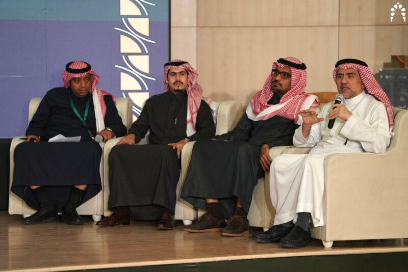 Image for the Tweet beginning: مسجد المستقبل
ناقش الأستاذ الدكتور مشاري