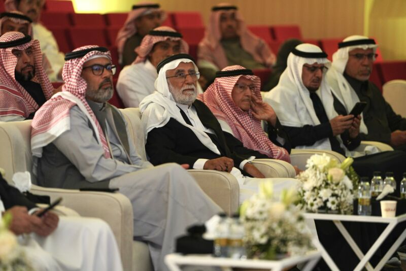 Image for the Tweet beginning: مسجد المستقبل
ناقش الأستاذ الدكتور مشاري