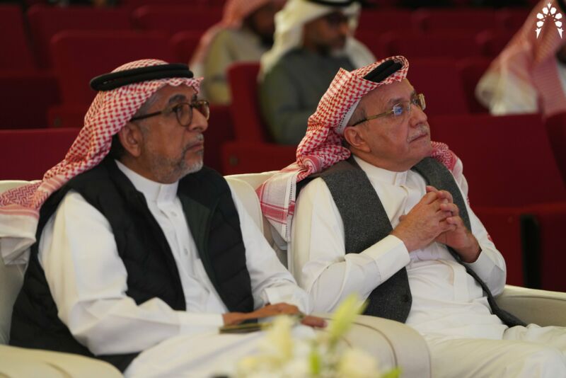 Image for the Tweet beginning: نشارككم ملخص الجلسة الثالثةلمنتدى أفضل